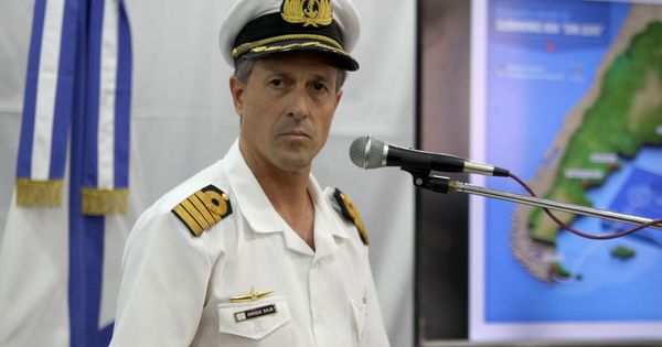 Foto: Enrique Balbi, portavoz de la Armada argentina. (EFE)