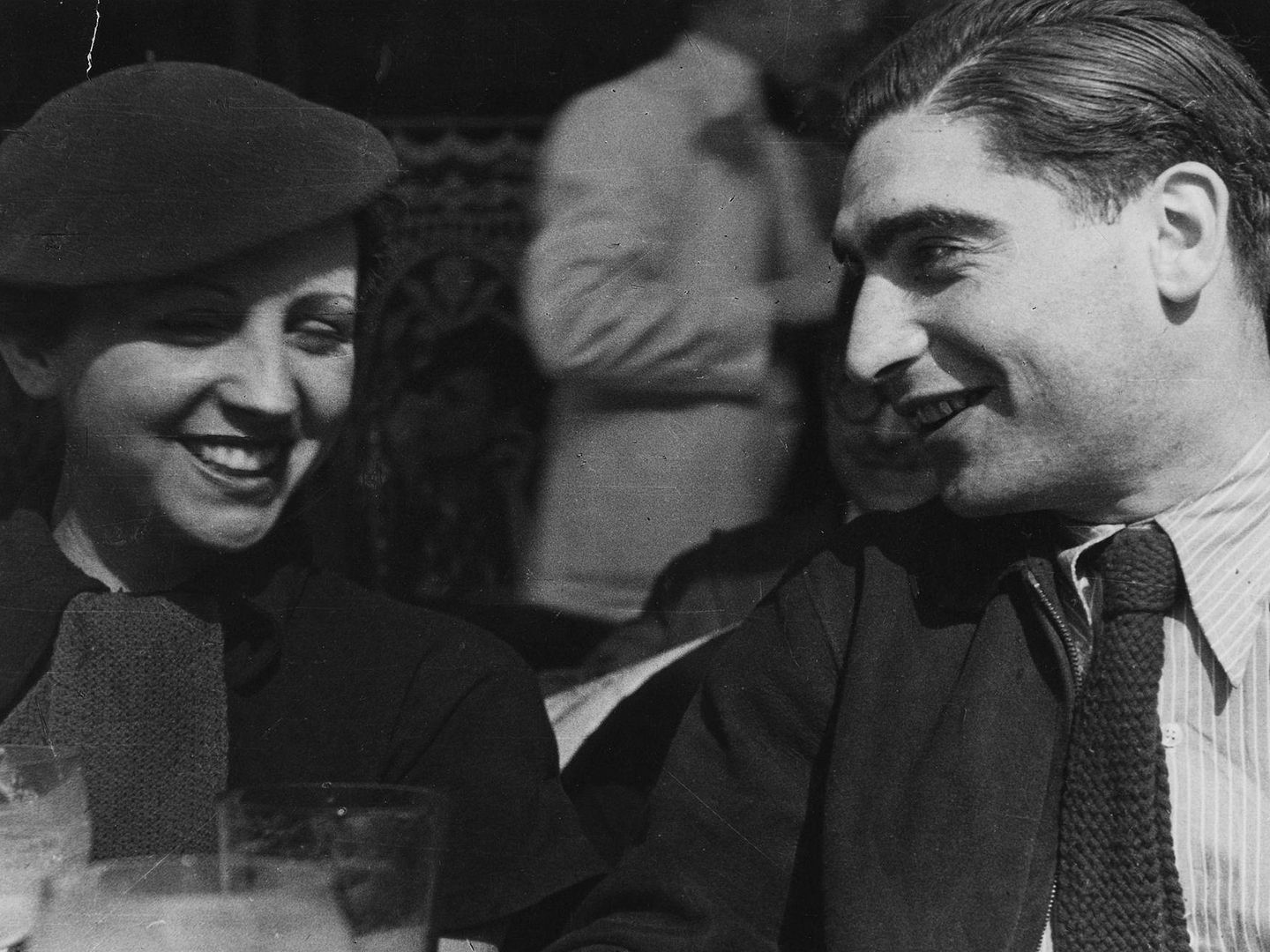 En la foto, de Fred Stein (Paris 1935), Gerda Taro y Robert Capa (EFE)