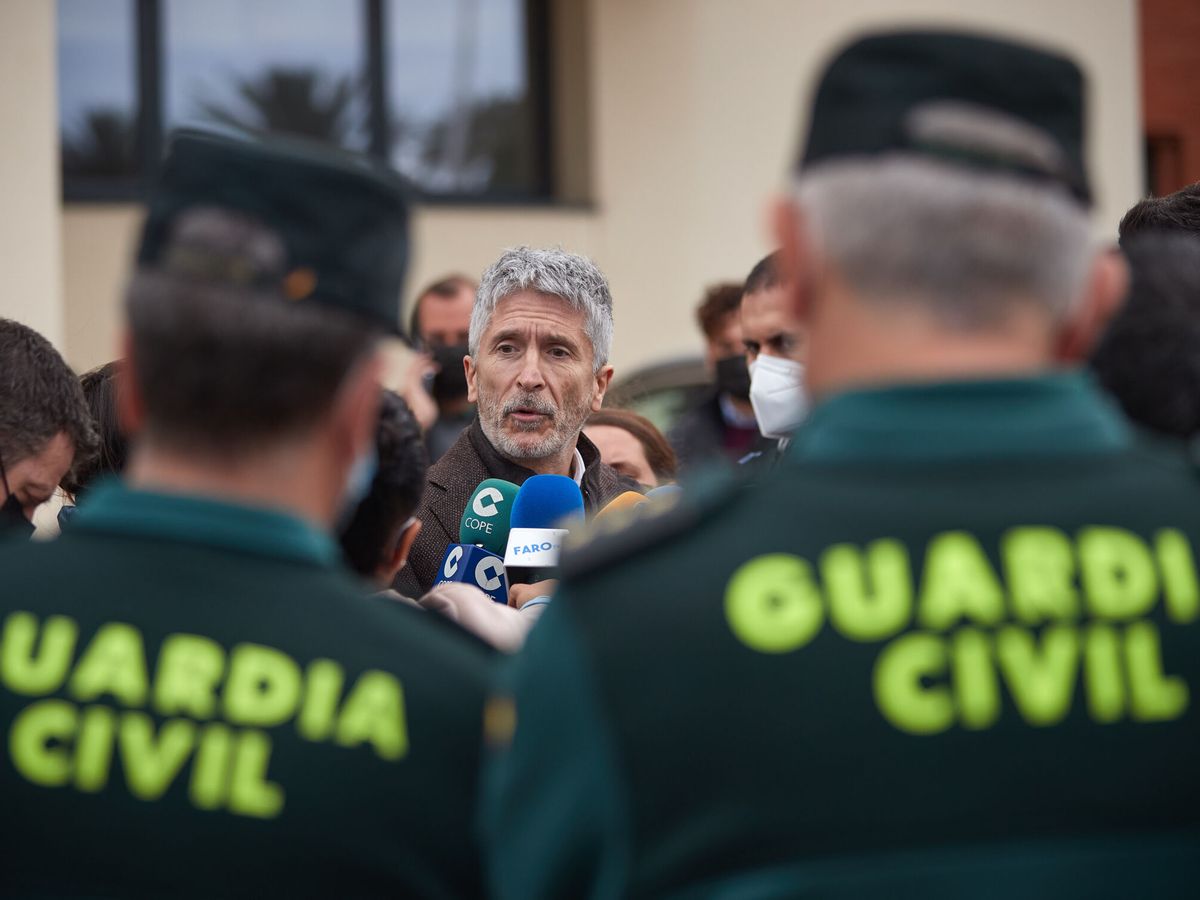 Foto: El ministro Fernando Grande-Marlaska durante una visita a Melilla. (EFE/Miguel Osés)