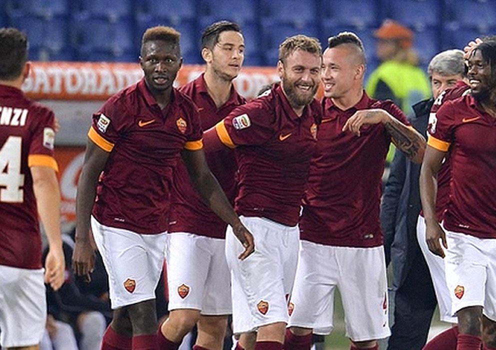 Foto: Los jugadores de la Roma, durante un partido del Calcio
