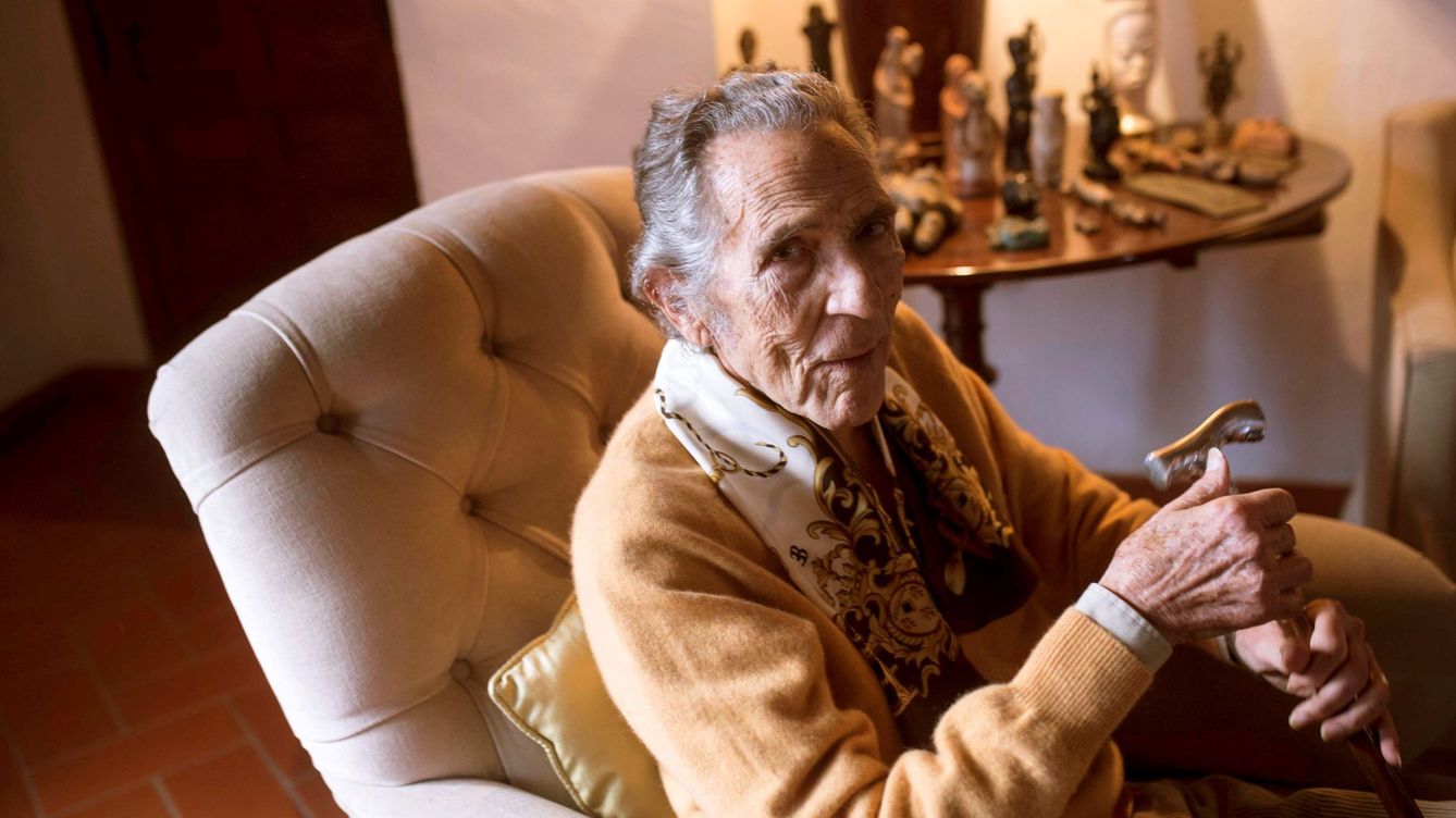 Muere Antonio Gala a los 92 años, el poeta carmesí de los 3.000 bastones
