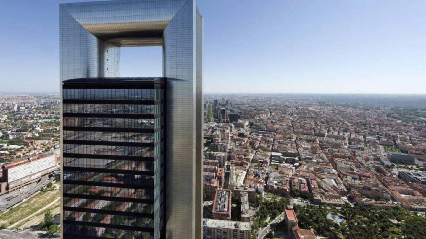 La Torre Foster de Pontegadea sobre el 'skyline' de Madrid. 
