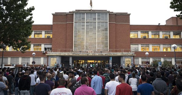 Foto: La entrada a la Facultad de Derecho de la Universidad Complutense de Madrid. (EFE)