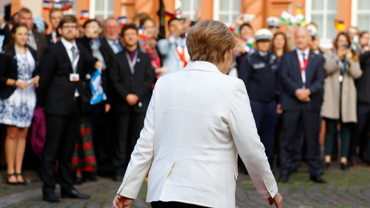 ¿Callejón sin salida en Alemania? Merkel lucha por cerrar una coalición 'contra natura'