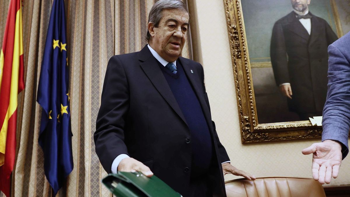 Álvarez-Cascos dimite como vicepresidente de Foro Asturias tras las disputas internas