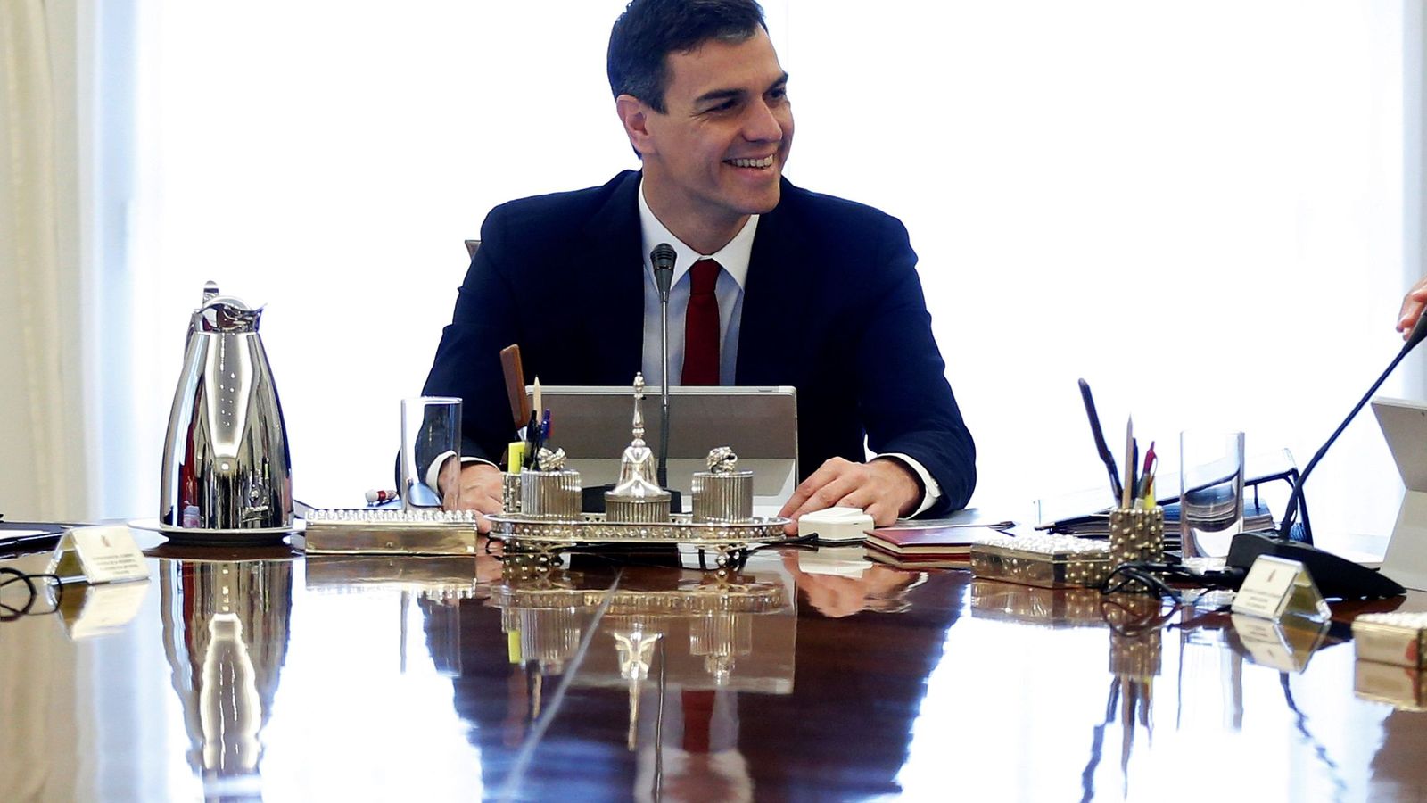 Foto:  El jefe del Ejecutivo, Pedro Sánchez, preside su primer Consejo de Ministros. (EFE)
