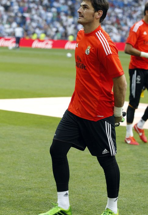 Adidas da pie a Iker Casillas agradezca "el la afición
