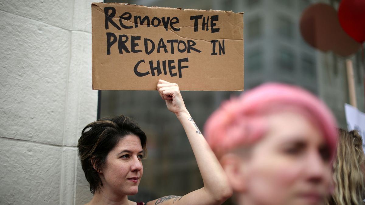 Feministas responden a las detractoras de #MeToo: "Hacéis apología de la violación"