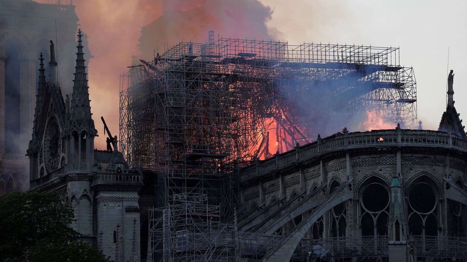 Notre Dame de París, antes y después: así era la catedral (y sus obras)  antes del incendio