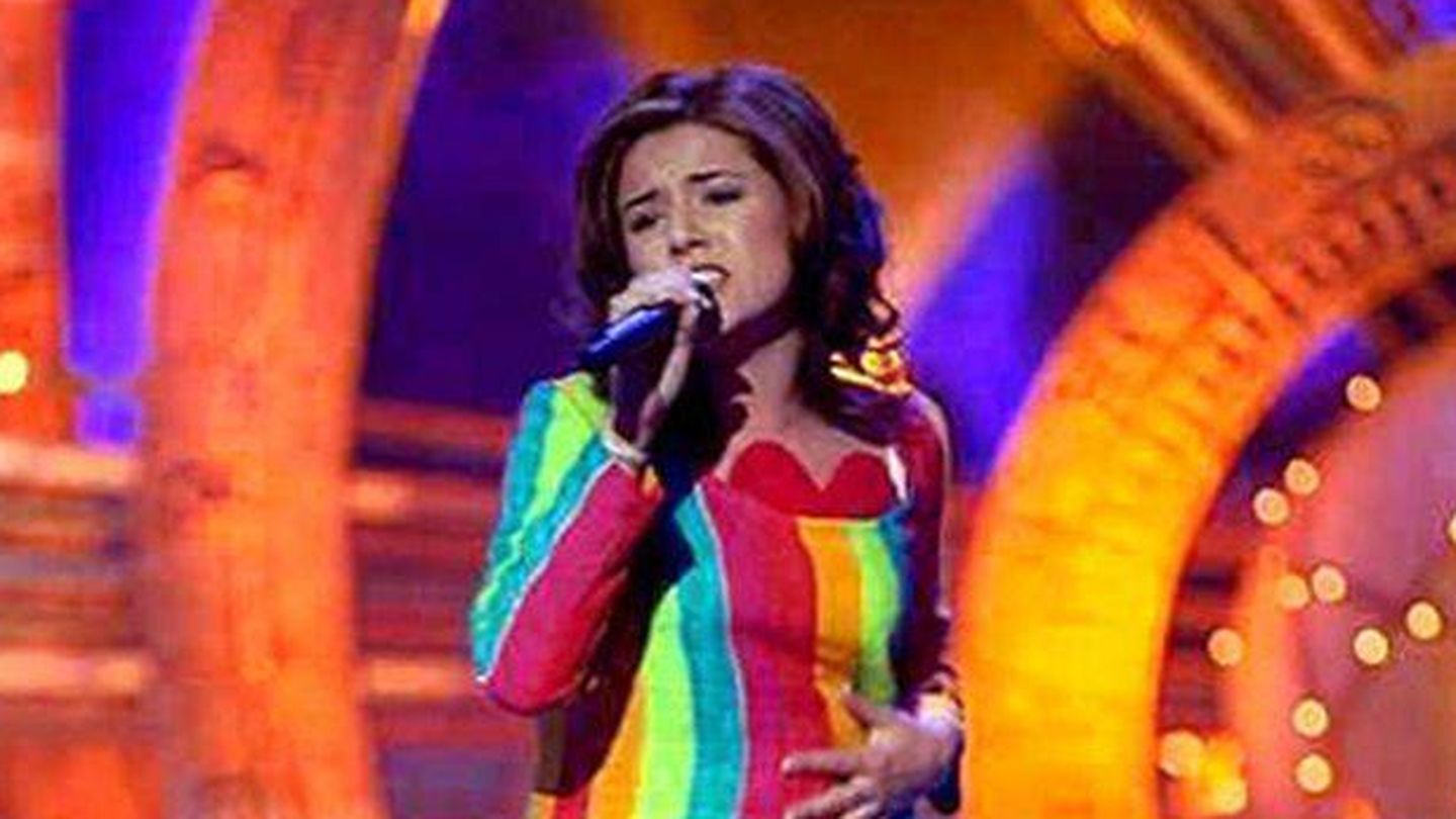 Lydia con el vestido de Ágatha Ruiz de la Prada en Eurovisión. (RTVE)