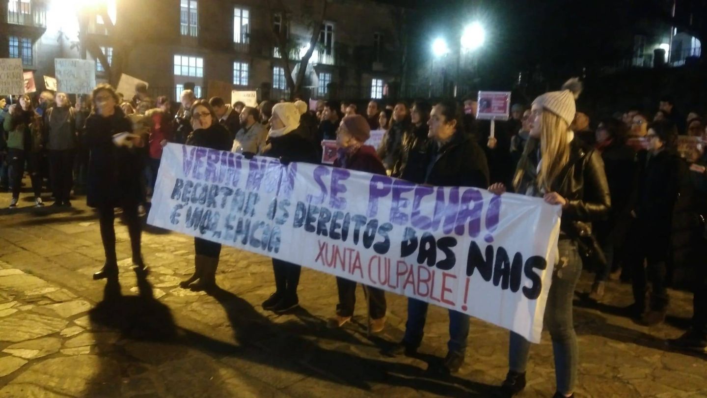 Manifestación en contra del cierre del paritorio de Verín en Santiago. (EP)
