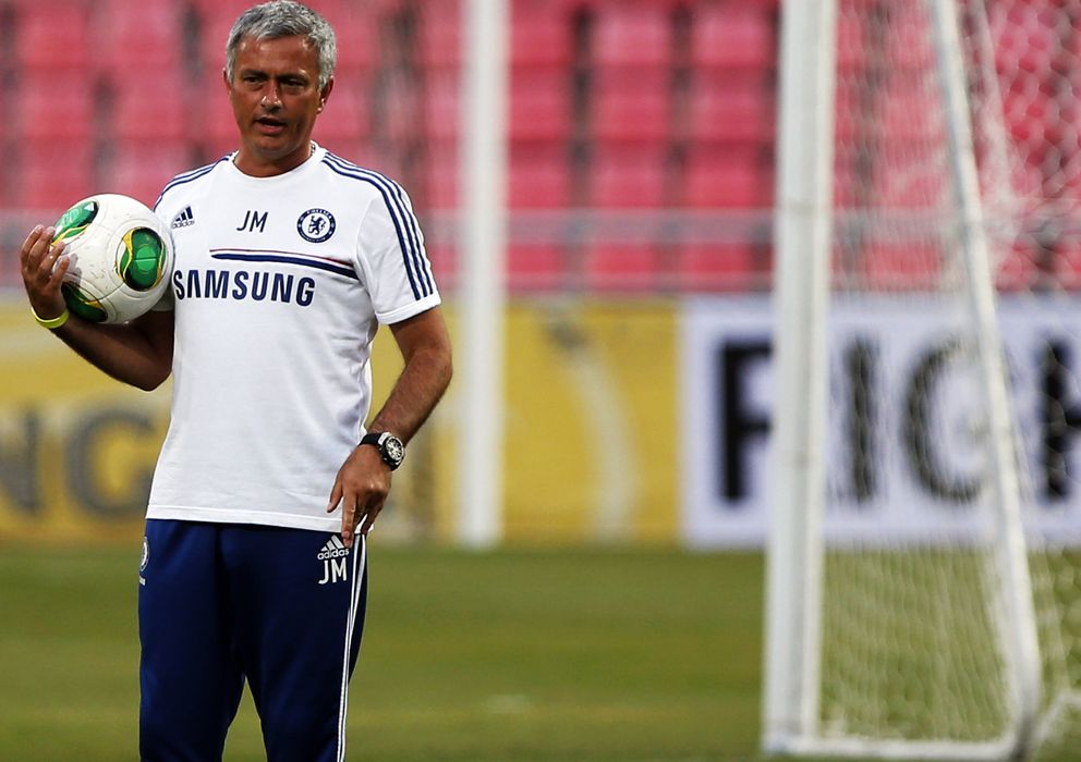 Foto: José Mourinho, durante un entrenamiento con el Chelsea (Reuters). 