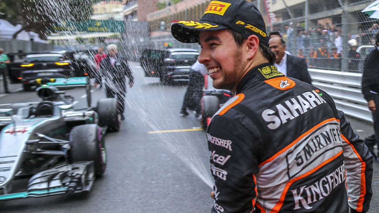 Foto: Sergio Pérez celebrando su podio en Mónaco.