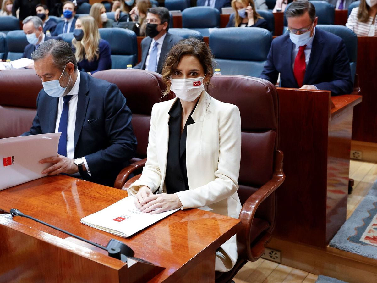 Foto: Isabel Díaz Ayuso en el pleno de la Asamblea. (EFE/Javier Lizón)