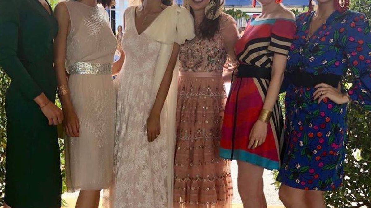 Por fin hubo duelo de estilo: Belén Corsini también fue a la boda de Valentina S. Zuloaga
