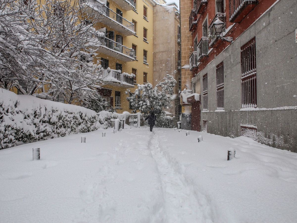 Foto: Las calles de Madrid, cortadas por el temporal. (EFE)