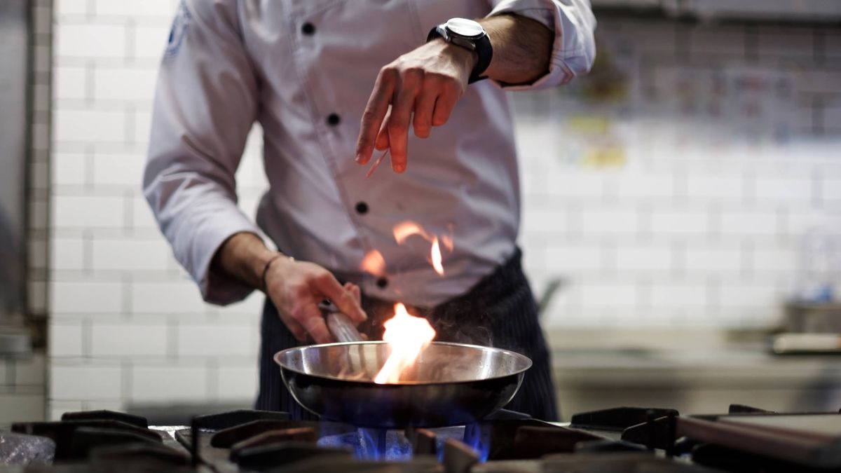 Los platos que debes dominar sin excusas para ser un buen cocinero, según los chefs