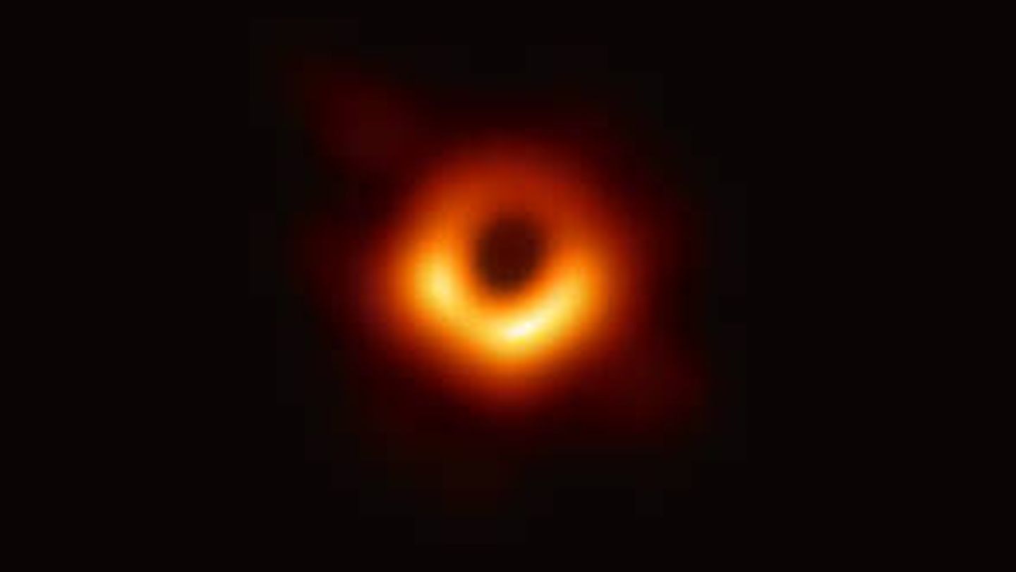 La primera imagen de un agujero negro. (NASA)