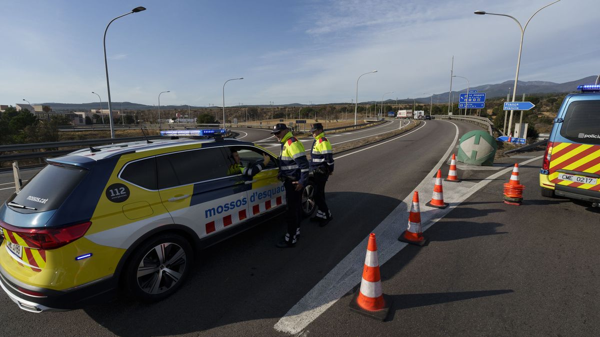 Detenido por conducir ebrio y accidentarse en Girona junto a sus tres hijos menores