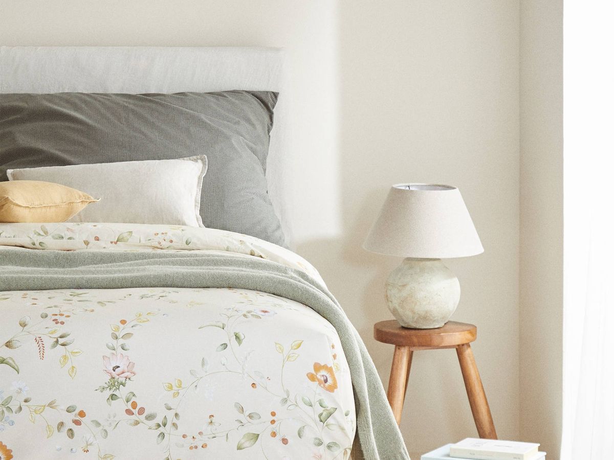 Foto: Complementos de Zara Home para un dormitorio floreado. (Cortesía)