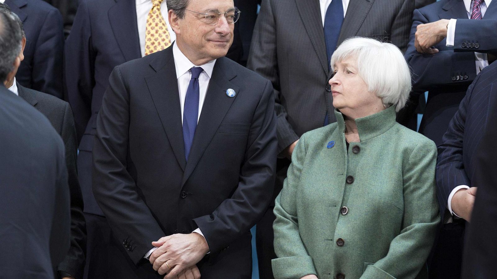 Foto: El presidente del BCE, Mario Draghi, y la presidenta de la Fed, Janet Yellen. / REUTERS