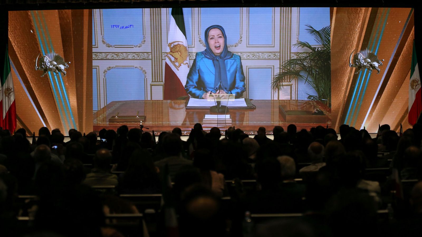 Foto: Maryam Rajavi, presidenta del Consejo Nacional de Resistencia de irán, da un discurso por videoconferencia durante la Cumbre sobre el Levantamiento en Irán en Nueva York, el 22 de septiembre de 2018. (Reuters)