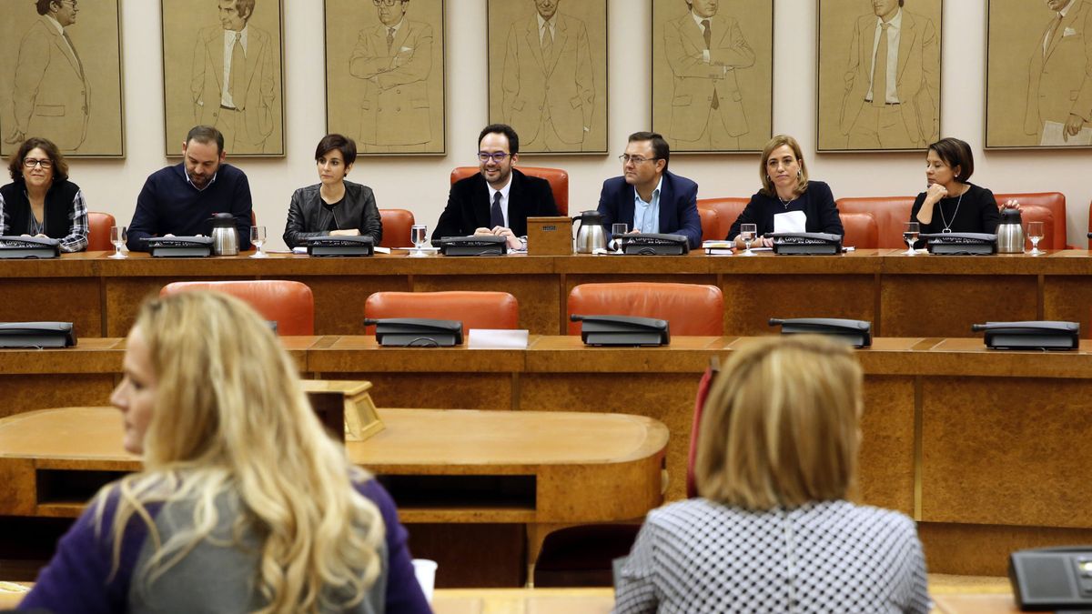 El PSOE presiona a las confluencias para que monten grupo propio con IU en el Congreso