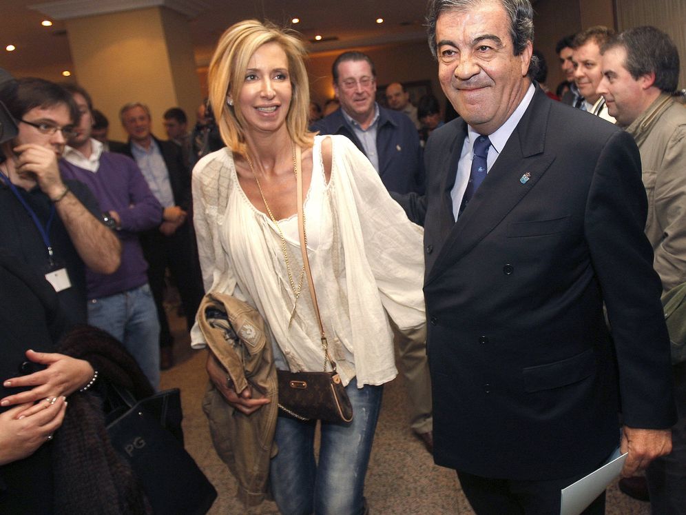Foto: Álvarez Cascos y María Porto, en una imagen de archivo. (RGR)
