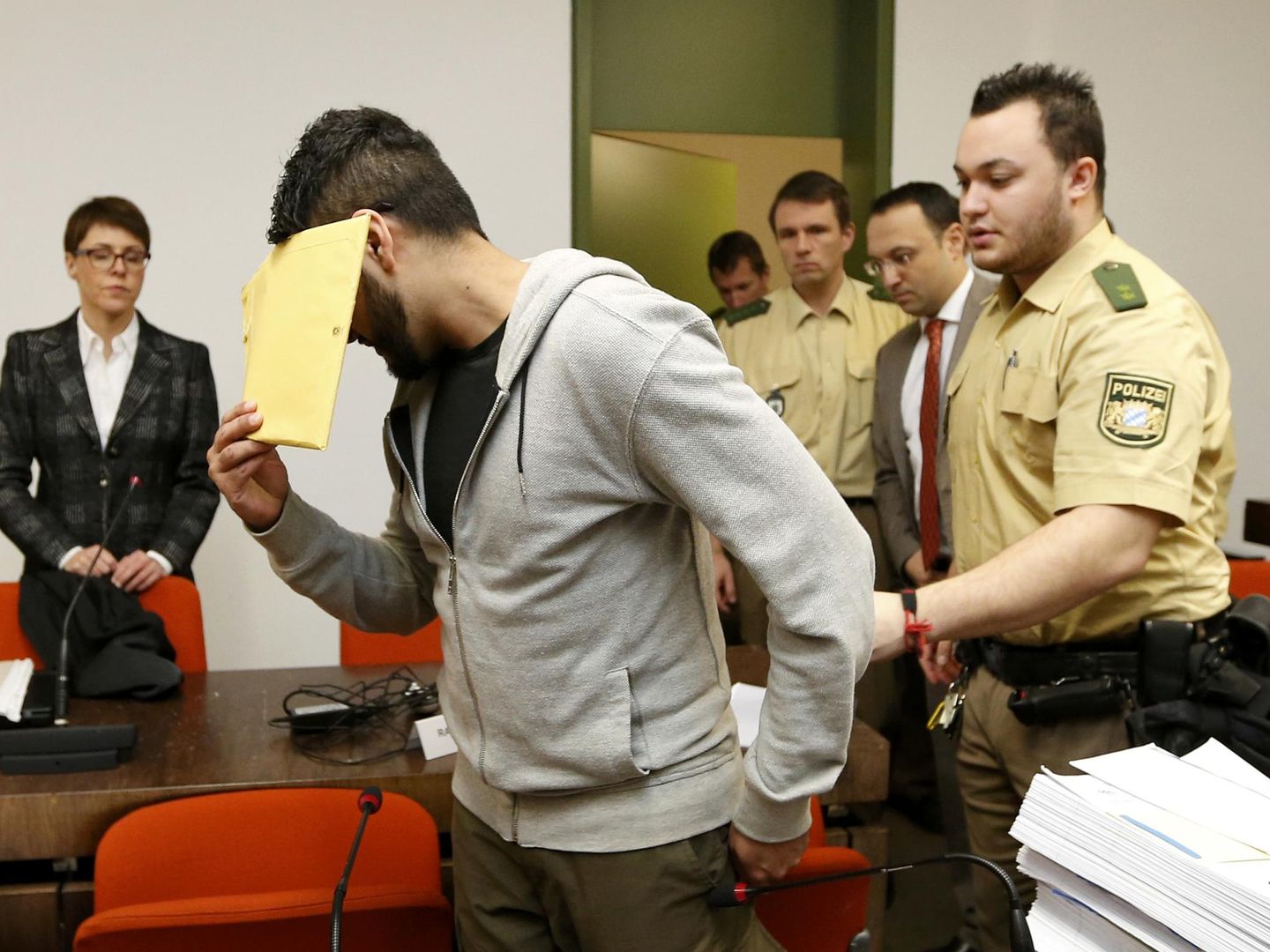 El sospechoso Harun P., durante su juicio en Múnich por presunta pertenencia al Estado Islámico, el 20 de enero de 2015. (Reuters)