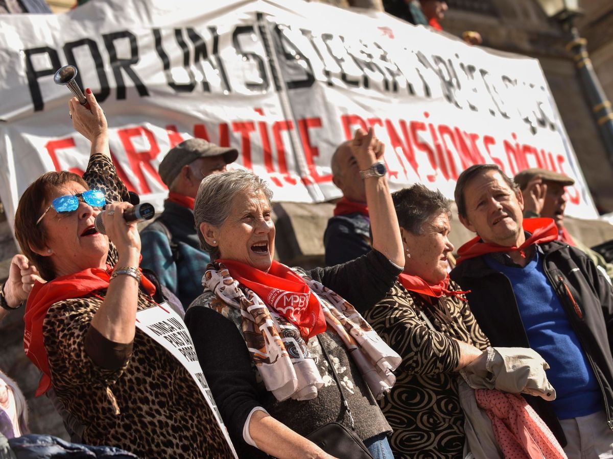 Foto: El movimiento de pensionistas de Bizkaia, en una movilización del pasado 10 de febrero en Bilbao.