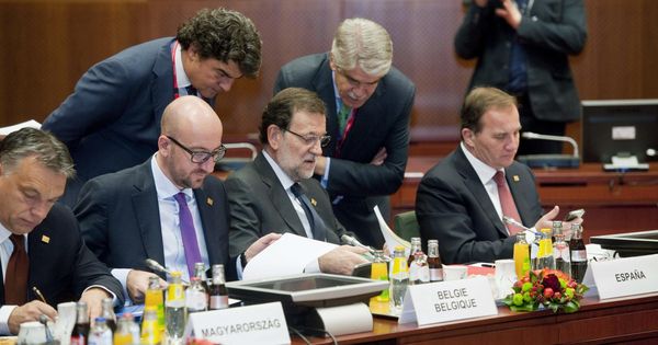 Foto: El primer ministro de Hungría, Viktor Orbén (i), junto al primer ministro de Bélgica, Charles Michel (2i), y el presidente del Gobierno español, Mariano Rajoy (3D). (EFE)