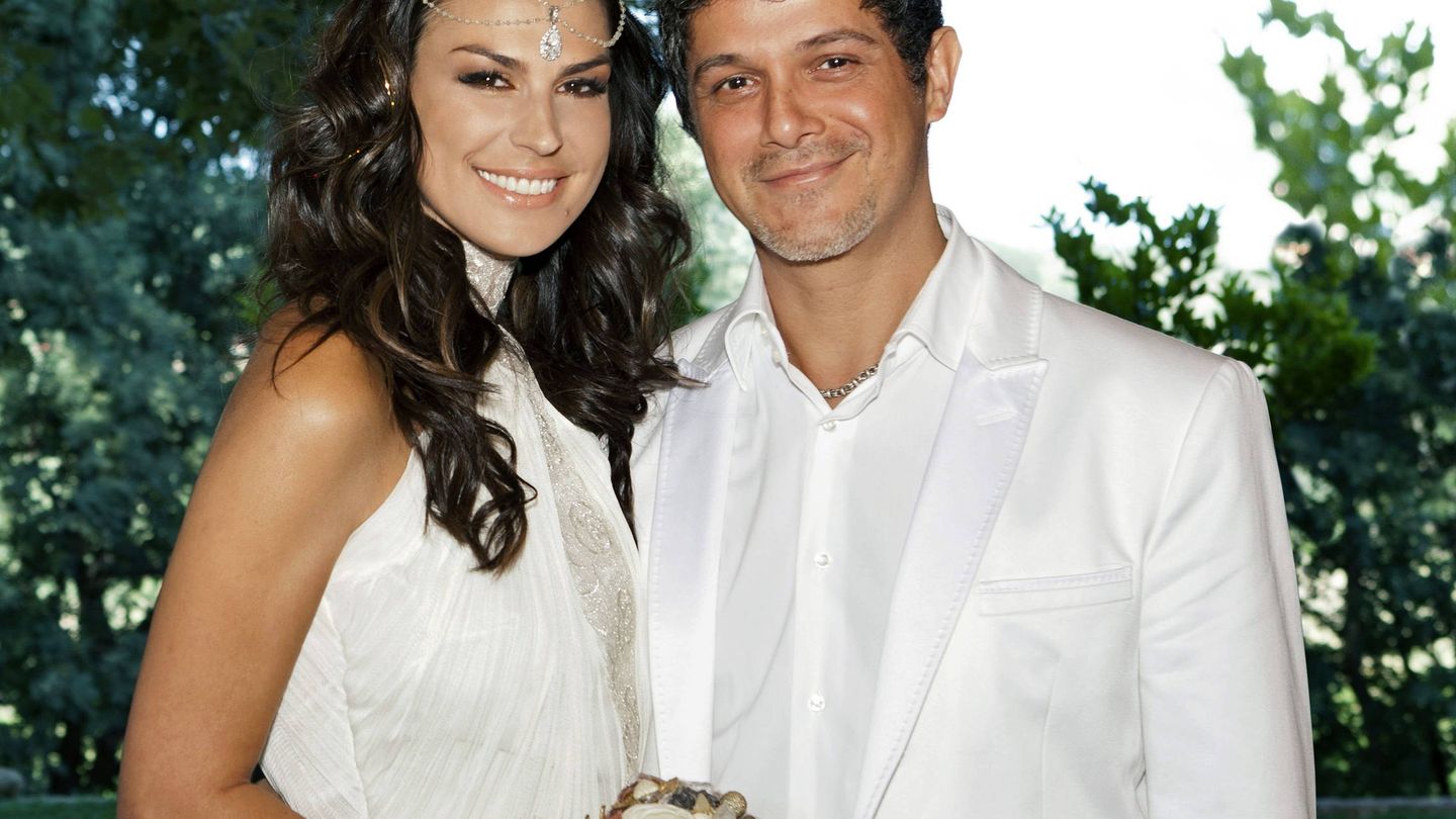Raquel Perera y Alejandro Sanz, el día de su boda. (EFE)