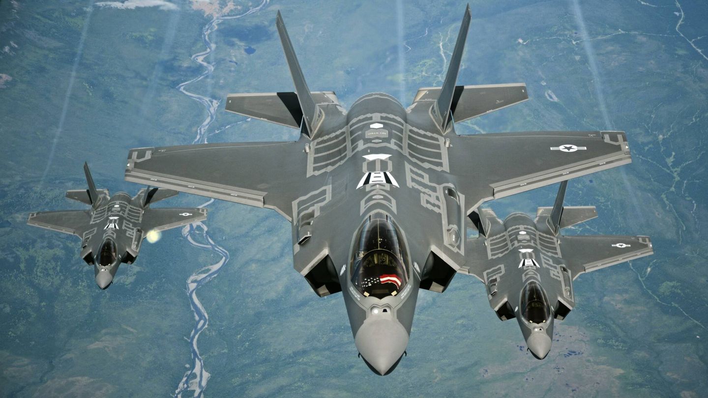 El F-35 sigue siendo el más avanzado en cuanto a integración de sistemas.(USAF)