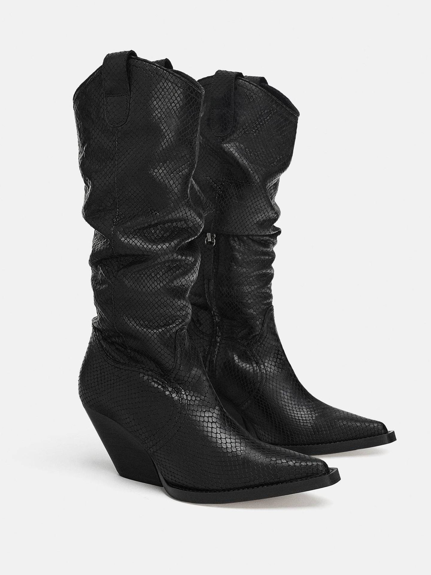Las que saben de moda tienen un nuevo fetiche: las botas de inspiración cowboy. (Cortesía Zara)