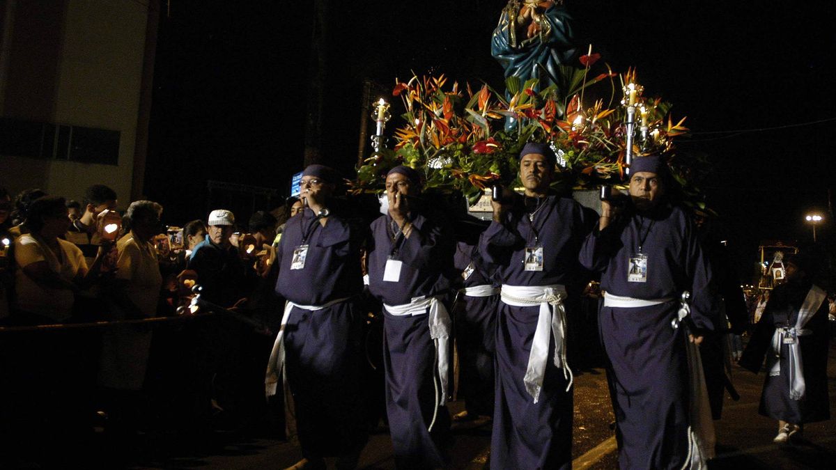 El particular suceso que interrumpió la procesión del Perdón en La Línea y que arrasa en TikTok