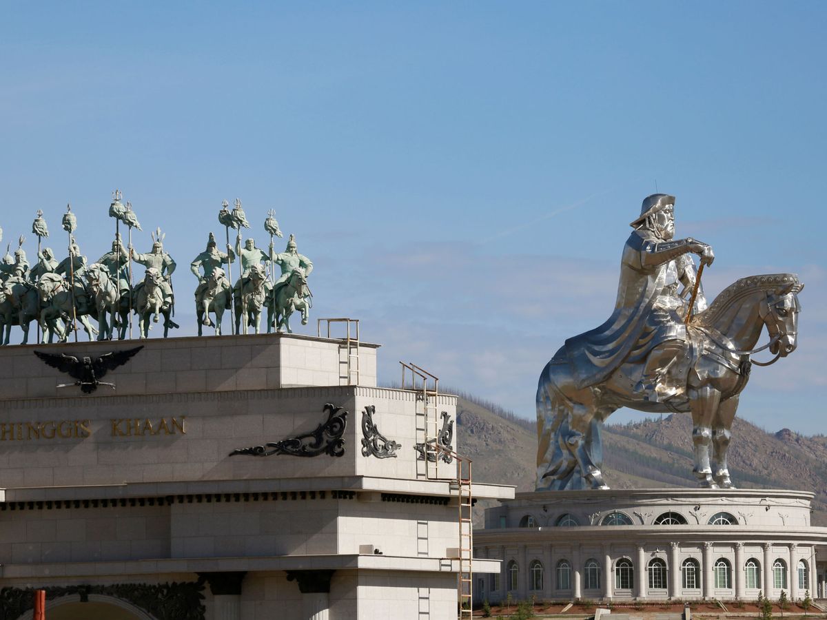 Foto: La estatua ecuestre de Genghis Khan es una de las principales atracciones turísticas de Ulan Bator. (Reuters)