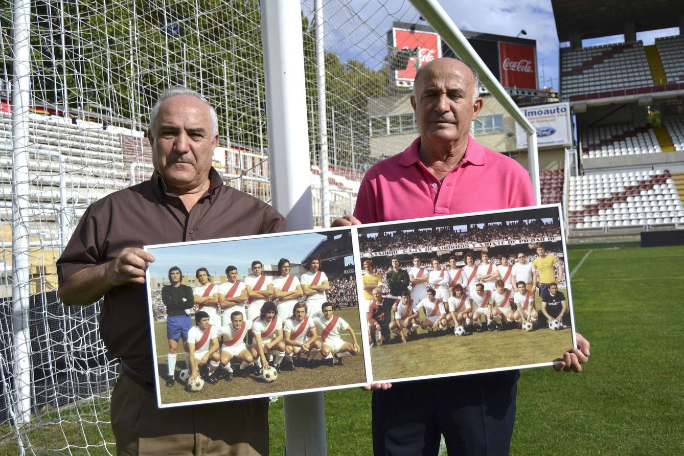Félix Barderas, 'Felines' (dcha.), y José González de la Vieja, 'Potele' (izq.), dos 'leyendas' del Rayo Vallecano que, en la campaña 1976/1977 lograron el histórico primer ascenso a Primera División (EFE)