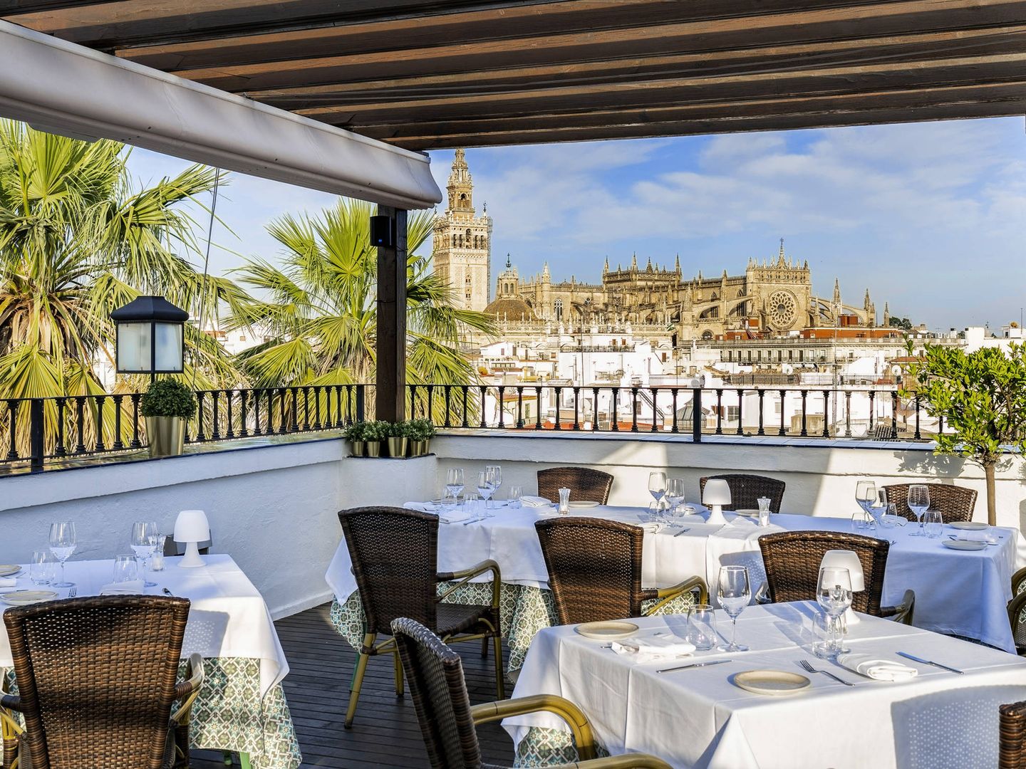 En Sevilla tenía que ser: terraza del hotel Vincci La Rábida. (Cortesía)