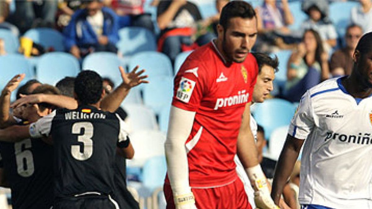 El Málaga prolonga su racha con un triunfo muy trabajado ante el Zaragoza