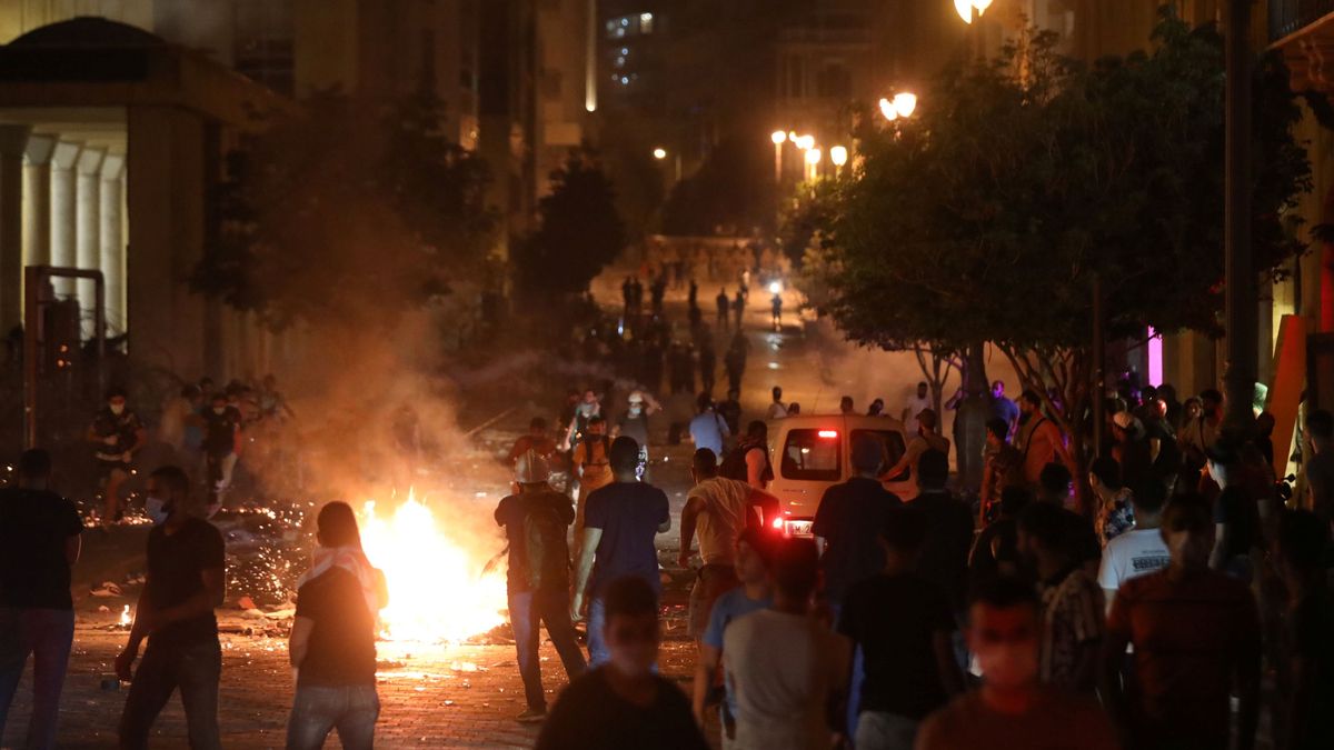 Tras la tragedia, la rabia: varios heridos en una protesta contra el Gobierno de Beirut