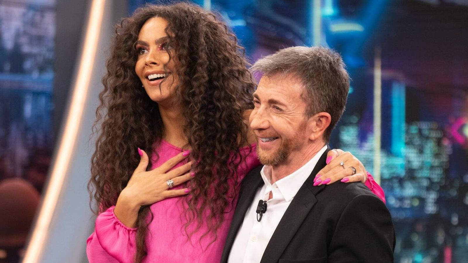 Dani Mateo recuerda por qué acabó saliendo en la tele con el biquini de  Borat: perdió una apuesta con Cristina Pedroche