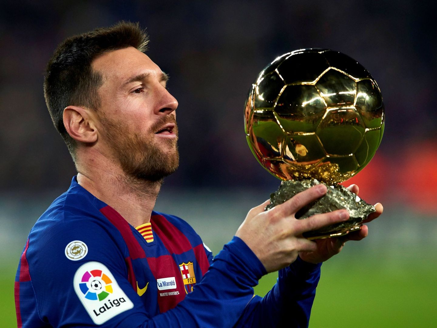 Messi, con su sexto Balón de Oro. (EFE)