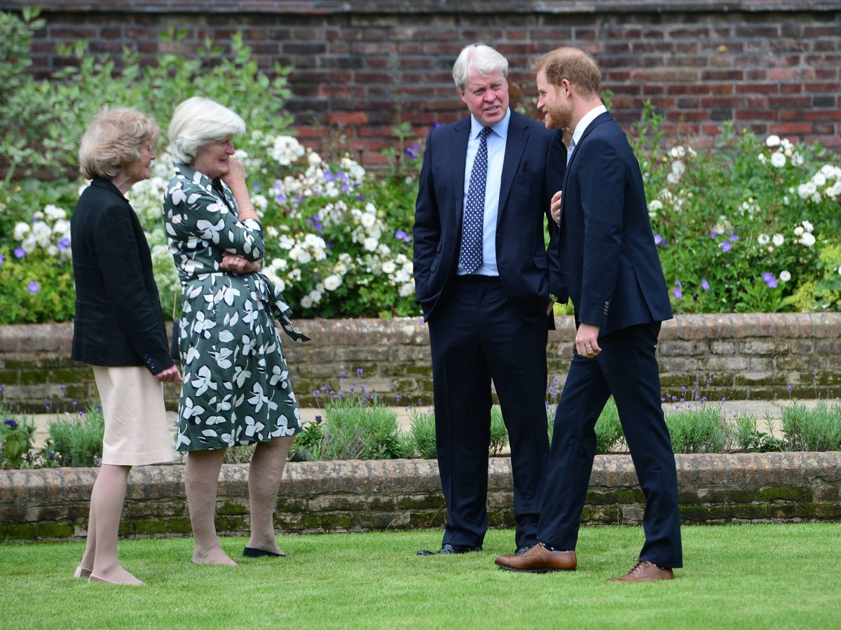 Foto: El príncipe Harry con sus tíos Spencer. (Getty)