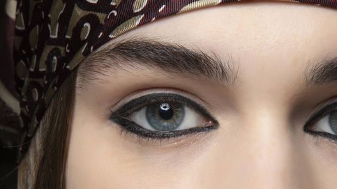 Harta de pintarte la raya del ojo en verano: apúntate al microblading eyeliner