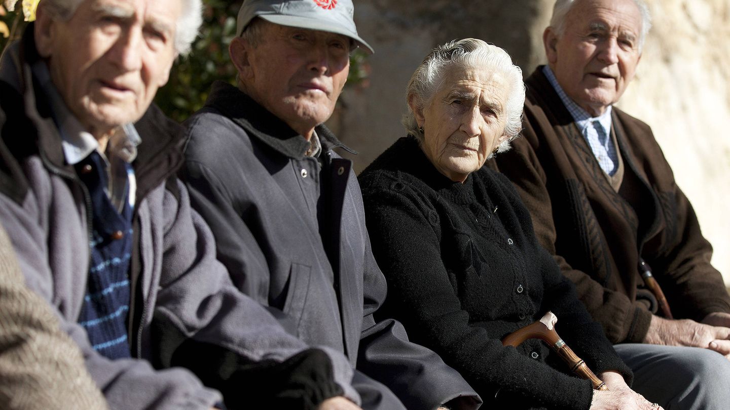 Varias regiones de España registran las tasas de envejecimiento más altas de Europa. (EFE)