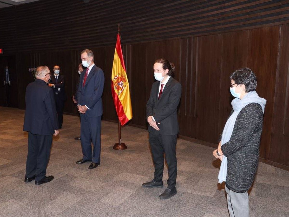 Foto: El Rey, Pablo Iglesias y la ministra González Laya. (Casa del Rey)