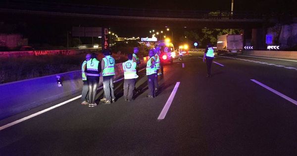 Foto: Muere atropellado un joven de 19 años en la autopista A-2. (Foto: Emergencias Madrid)