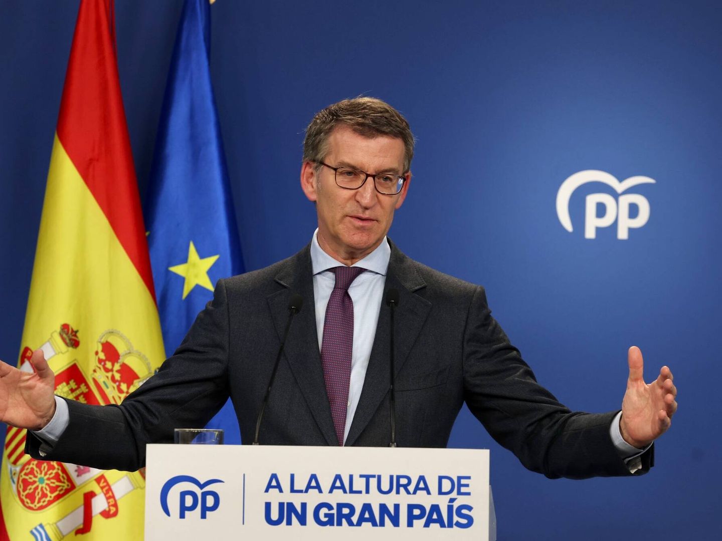 El presidente del PP, Alberto Núñez Feijóo, en la rueda de prensa para hacer balance del año 2022. (Cipri Pastrano)