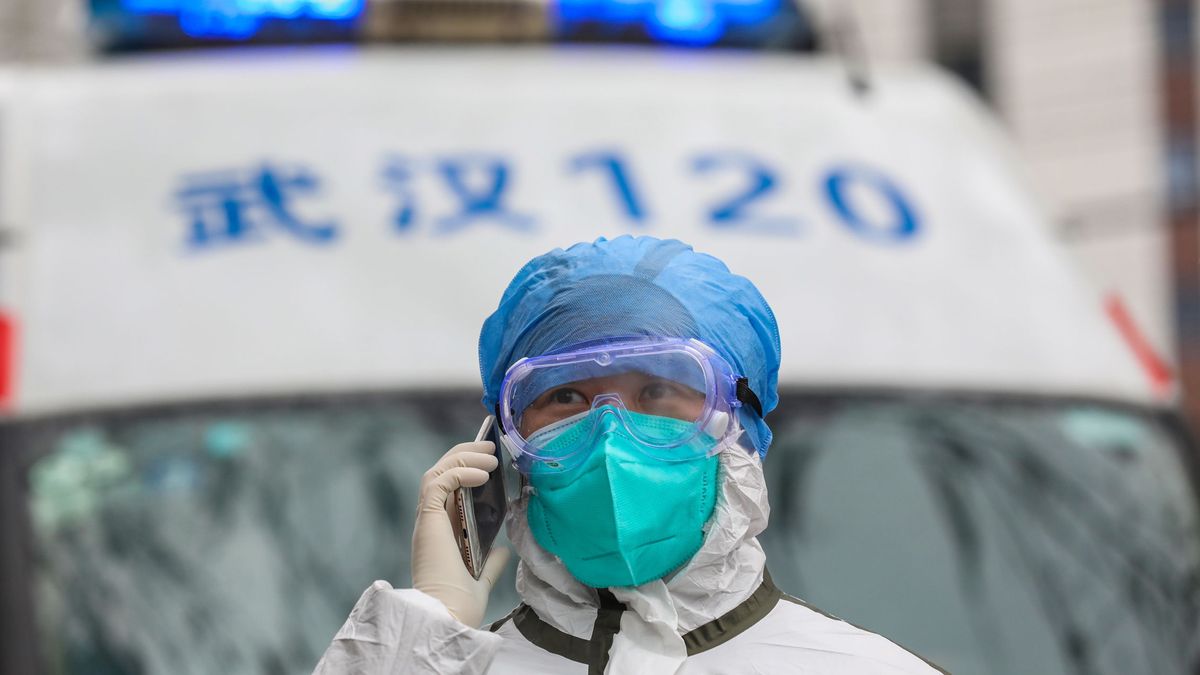 Colas y caos médico: el problema que puede disparar los casos de coronavirus de Wuhan