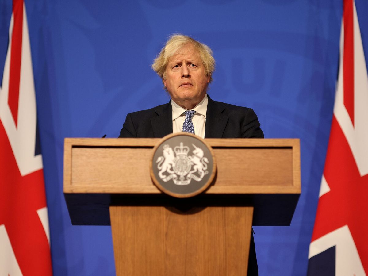 Foto: El primer ministro Boris Johnson durante una rueda de prensa en Downing Street. (Reuters/Adrian Dennis)